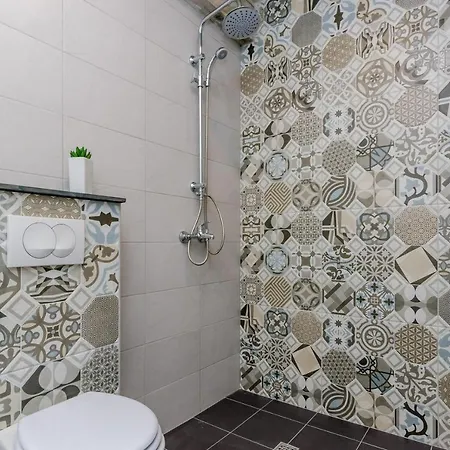 Majkovica - Four Bedroom With Terrace And Swimming Pool *