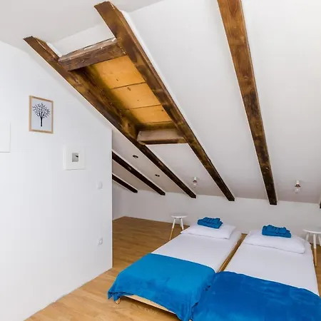 Majkovica - Four Bedroom With Terrace And Swimming Pool Appartement Gromaca