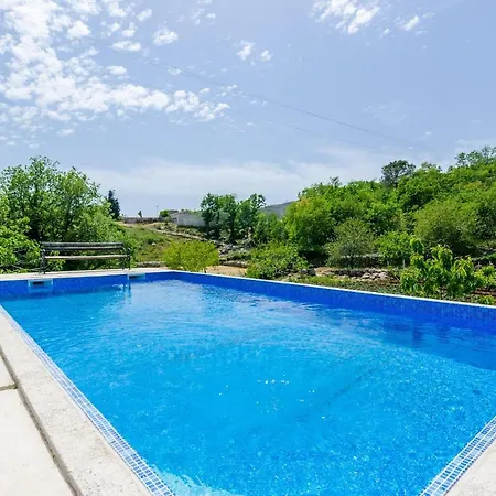 Majkovica - Four Bedroom With Terrace And Swimming Pool * Gromaca