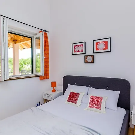 아파트 Majkovica - Four Bedroom With Terrace And Swimming Pool