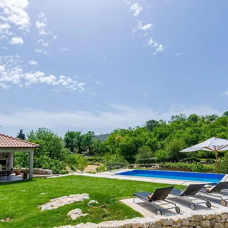 아파트 Majkovica - Four Bedroom With Terrace And Swimming Pool *