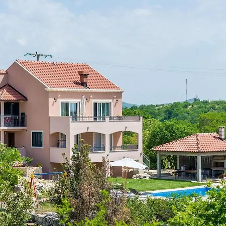 Majkovica - Four Bedroom With Terrace And Swimming Pool 아파트 Gromaca