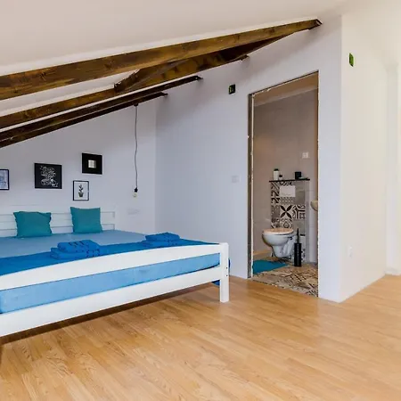 아파트 Majkovica - Four Bedroom With Terrace And Swimming Pool